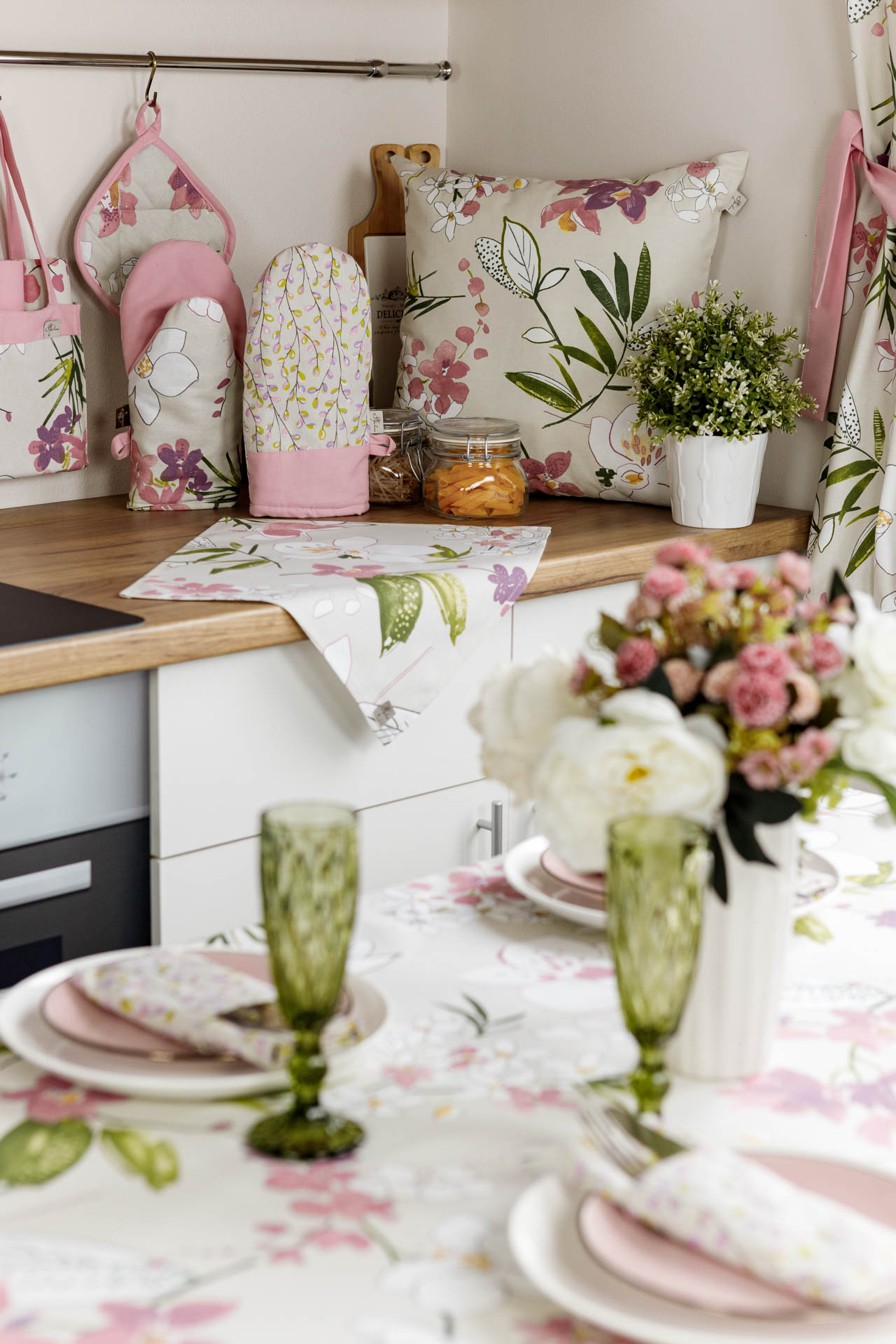 Cotton Orchid Pattern Tablecloth | Pink Floral Kitchen Textile Set, Housewarming Gift