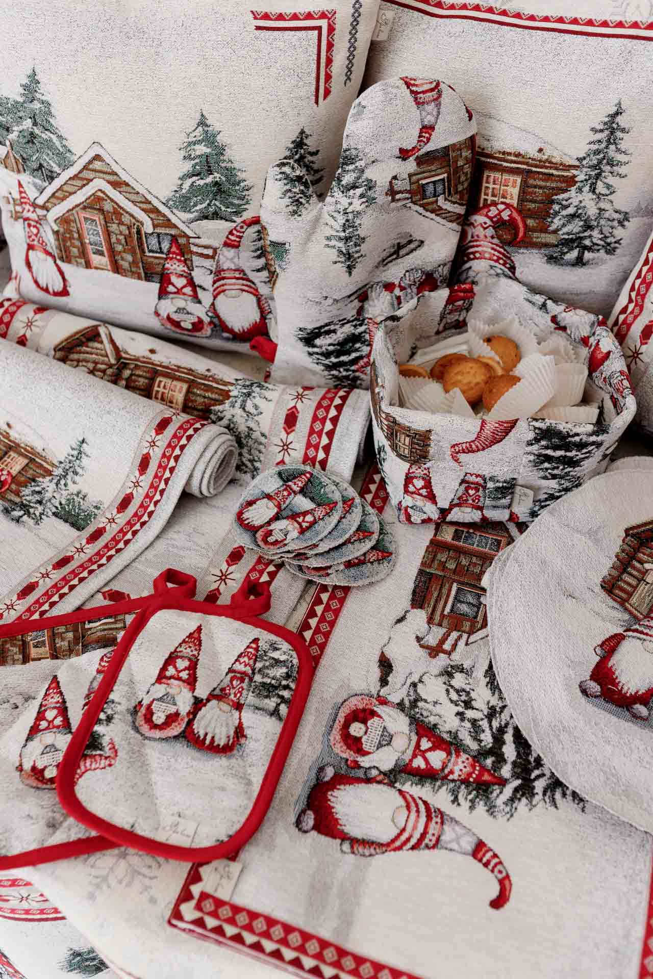 Holiday pot holders, napkins and placemats with Christmas gnomes