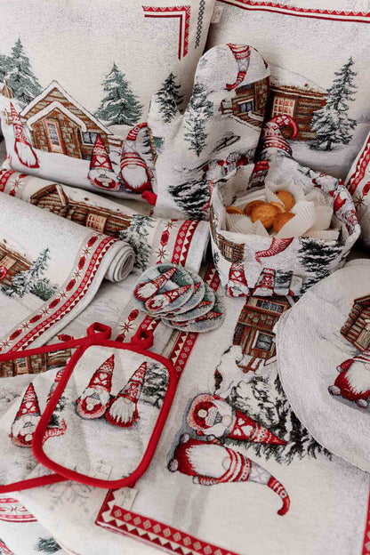 Holiday pot holders, napkins and placemats with Christmas gnomes