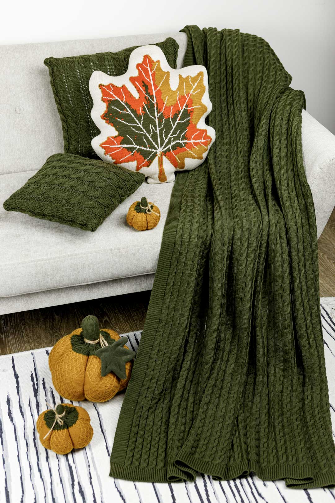 Green Knitted Throw Blanket | Cozy Cable Knit Sofa Blanket | Soft Blanket for Couch or Bed | Autumn Home Decor Gift, Thanksgiving Housewarming Present
