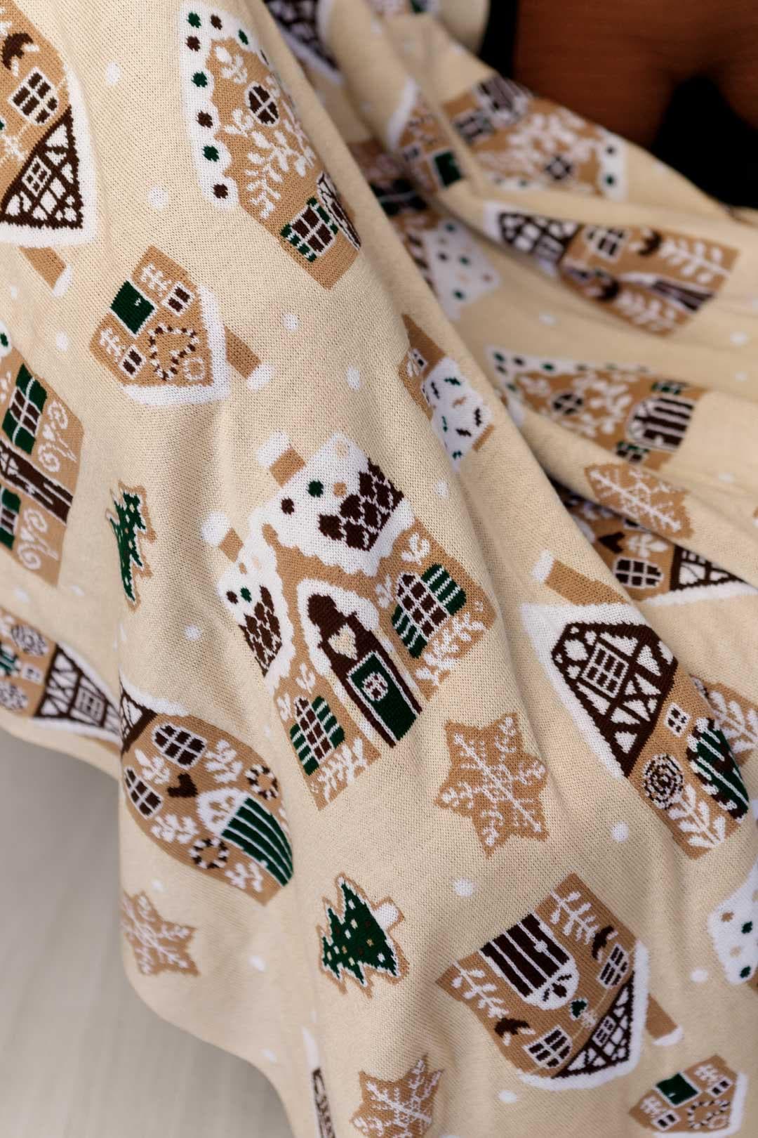 Beige Christmas Knitted Blanket With Gingerbread Pattern | New Year Home Decor, Throw And Pillow Set