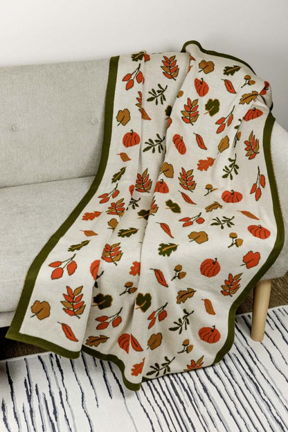 Autumn Maple Leaf Throw Pillow | Knitted Decorative Cushion for Fall Home Decor | Halloween Thanksgiving Decor | Cozy Living Room Gift